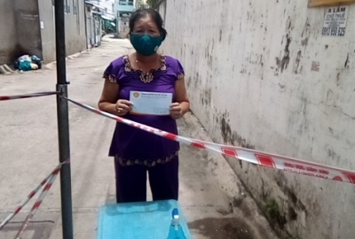 Nhà trường phối hợp BCH Công đoàn chăm lo đời sống Cán bộ, nhân viên bị ảnh hưởng bởi dịch Covid-19