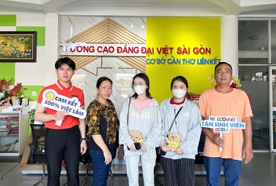 BÙNG NỔ SAU KHI CÓ ĐIỂM THI – ĐẠI VIỆT CẦN THƠ CHÀO ĐÓN LÀN SÓNG TÂN SINH VIÊN 2K7