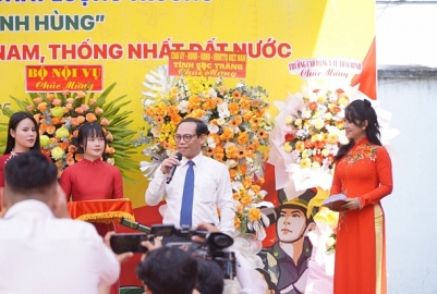 ĐẠI VIỆT SÀI GÒN VINH DỰ ĐÓN NHẬN QUỐC KỲ TỪ BỘ NỘI VỤ VÀ CỜ ĐẢO TRƯỜNG SA – BIỂU TƯỢNG THIÊNG LIÊNG CỦA TINH THẦN DÂN TỘC