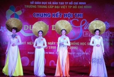 Hoa khôi “Duyên dáng sinh viên Đại Việt” năm 2015