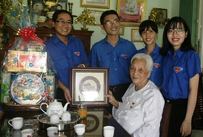 Nét đẹp công chức, viên chức trẻ