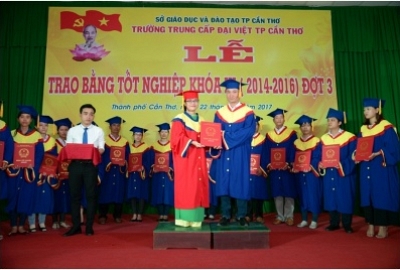 Lễ trao bằng tốt nghiệp khóa III (2014-2016) - đợt 3