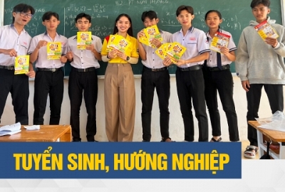 CÙNG CHUYẾN XE TƯ VẤN HƯỚNG NGHIỆP CỦA ĐẠI VIỆT CẦN THƠ ĐẾN XỨ SỞ CHÙA VÀNG SÓC TRĂNG