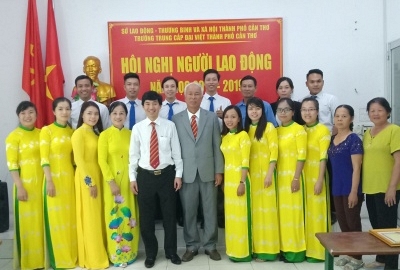 HỘI NGHI NGƯỜI LAO ĐỘNG NĂM HỌC 2018 - 2019