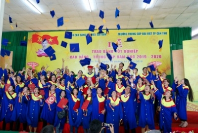 Lễ trao bằng tốt nghiệp Cao đẳng- Trung cấp tại trường Trung cấp Đại Việt TP Cần Thơ diễn ra vào ngày 26 tháng 10 năm 2019.