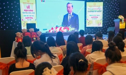 Sáng ngày 5/9, Lễ Khai Giảng năm học 2025 – 2026 đã được tổ chức trang trọng trên toàn quốc, đồng thời đánh dấu cột mốc 80 năm xây dựng và phát triển của ngành Giáo dục Việt Nam.