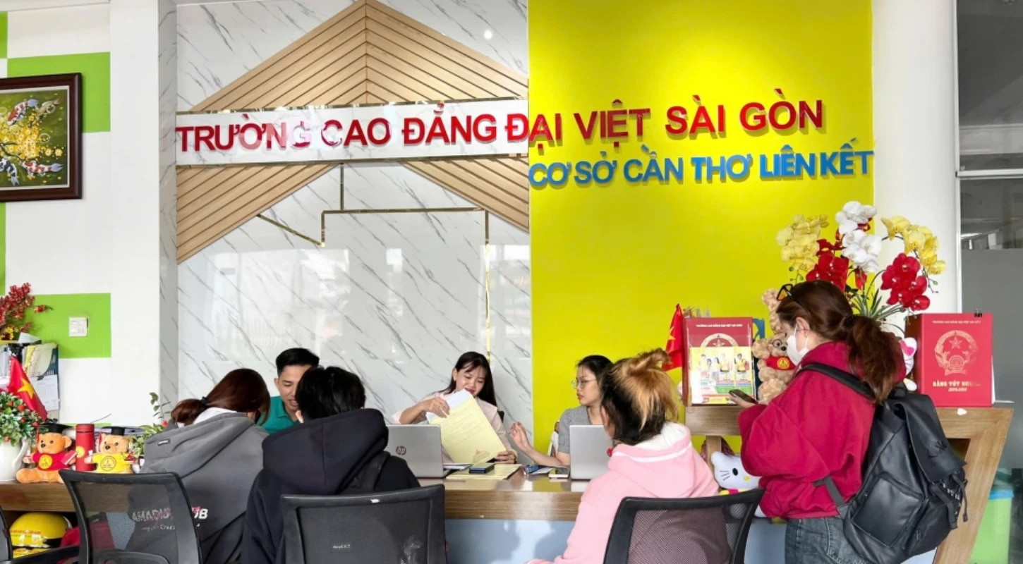 Bùng Nổ Sau Khi Có Điểm Thi – Đại Việt Cần Thơ Chào Đón Làn Sóng Tân Sinh Viên 2K7