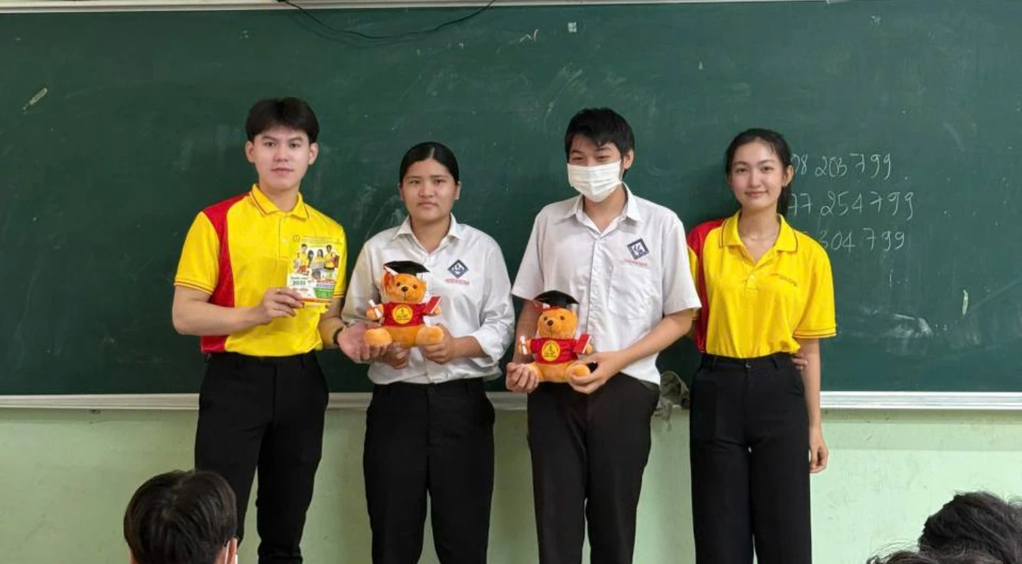 Các Người Đẹp Đã Sẵn Sàng Gặp Biệt Đội Tư Vấn Hướng Nghiệp Của Đại Việt Tp Cần Thơ Chưa