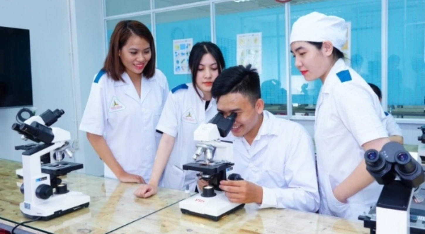 Cao Đẳng Đại Việt Sài Gòn Mở Rộng Cơ Hội Nghề Nghiệp Cho Sinh Viên Dược