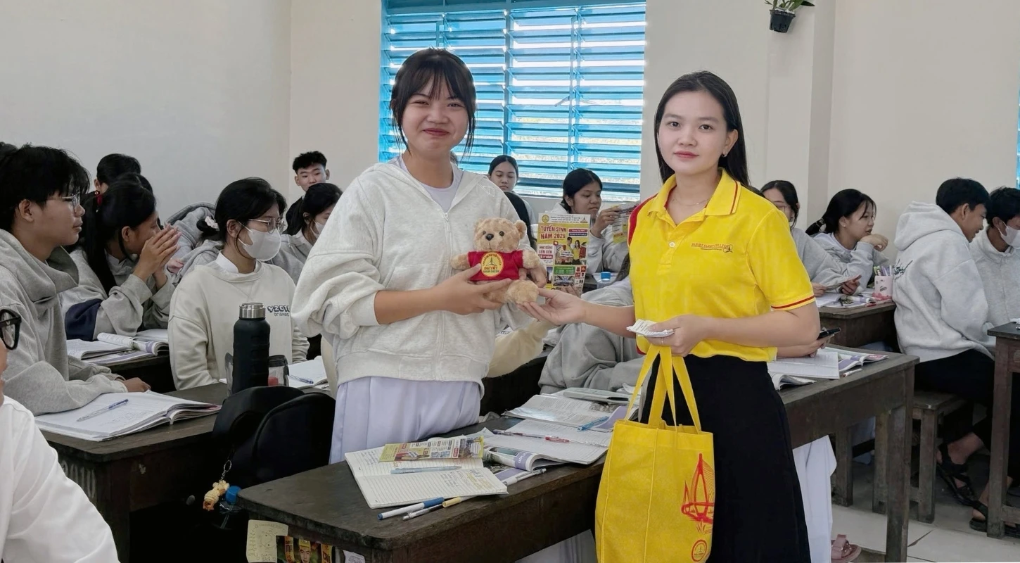 Đại Việt Cần Thơ Tiếp Tục Hành Trình Tư Vấn Hướng Nghiệp