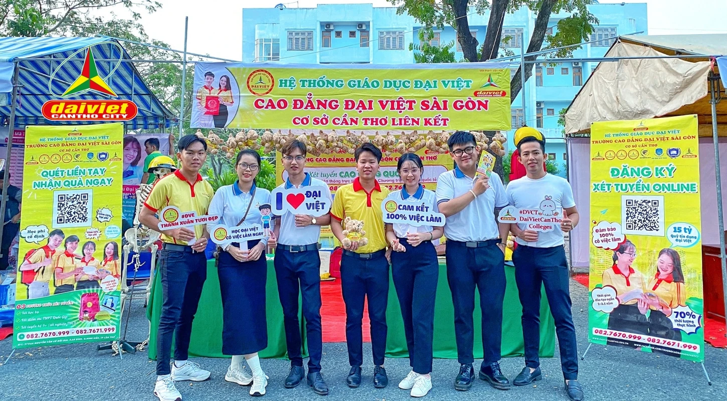 Đại Việt Tp Cần Thơ Lại Xuất Hiện Tại Ngày Hội Tuyển Sinh Tỉnh Kiên Giang