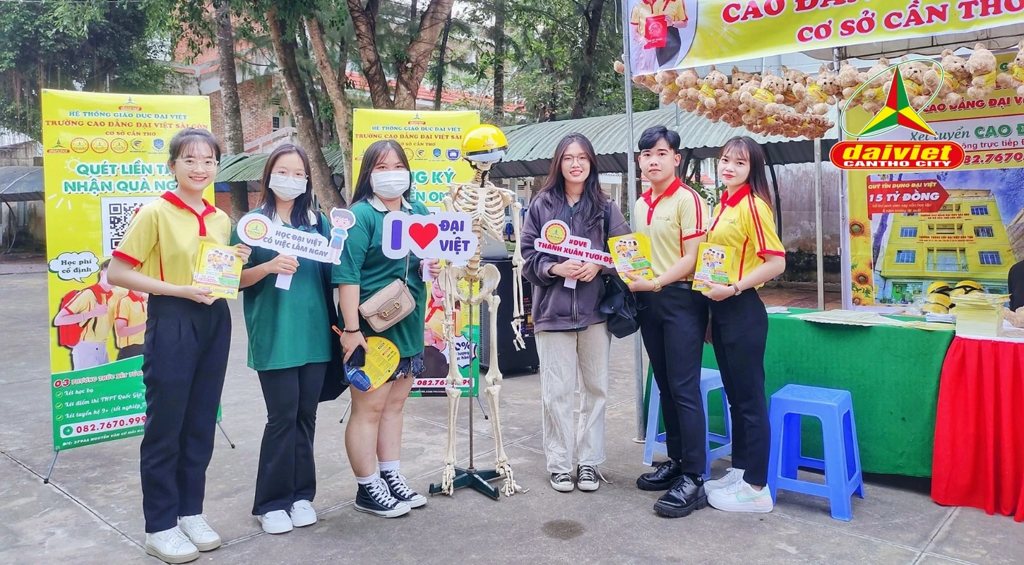 Đại Việt Tp Cần Thơ Tư Vấn Hướng Nghiệp Tưởng Không Vui Ai Dè.... Vui Không Tưởng