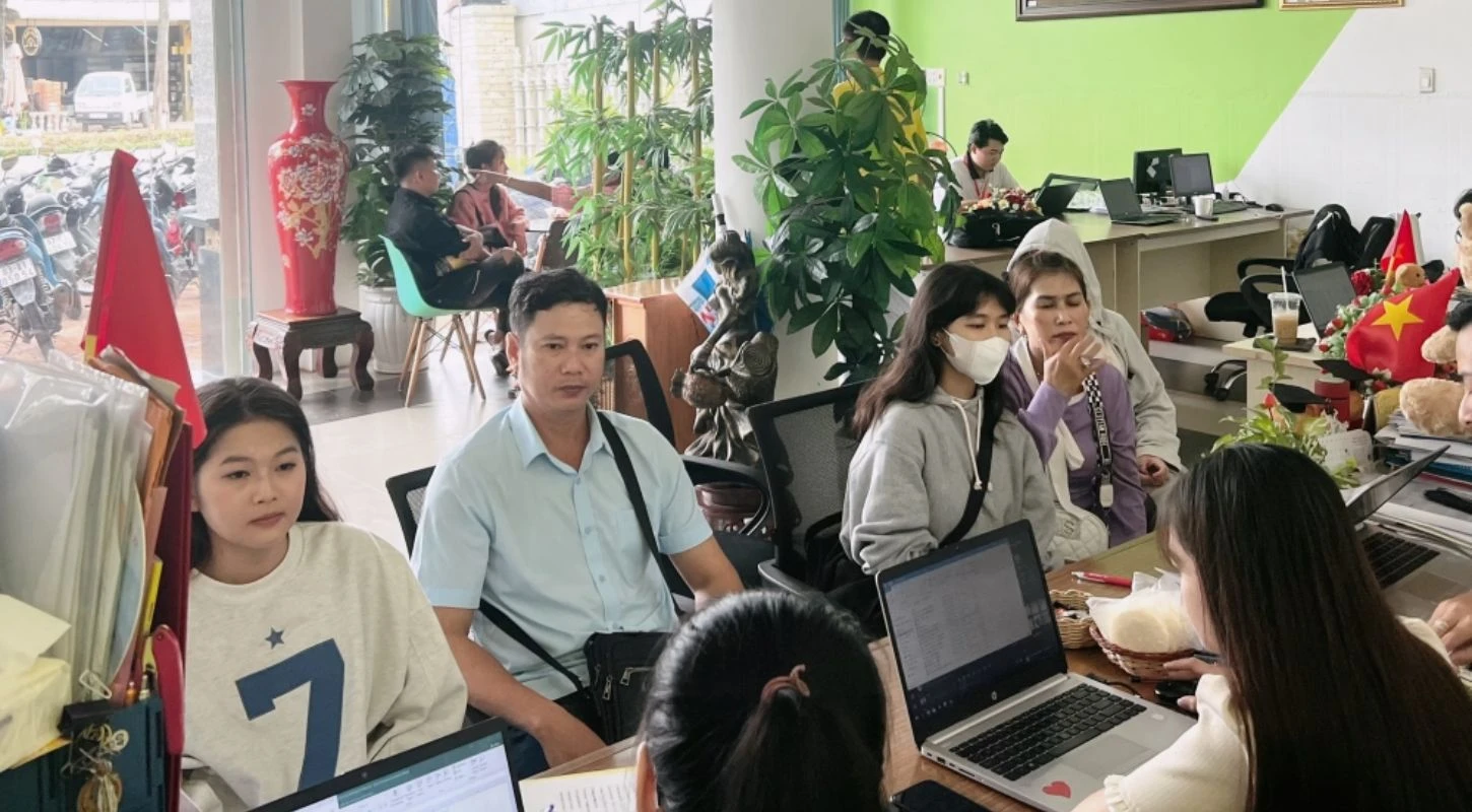 Không Khí Tấp Nập - Rộn Ràng Tại Đại Việt Cần Thơ