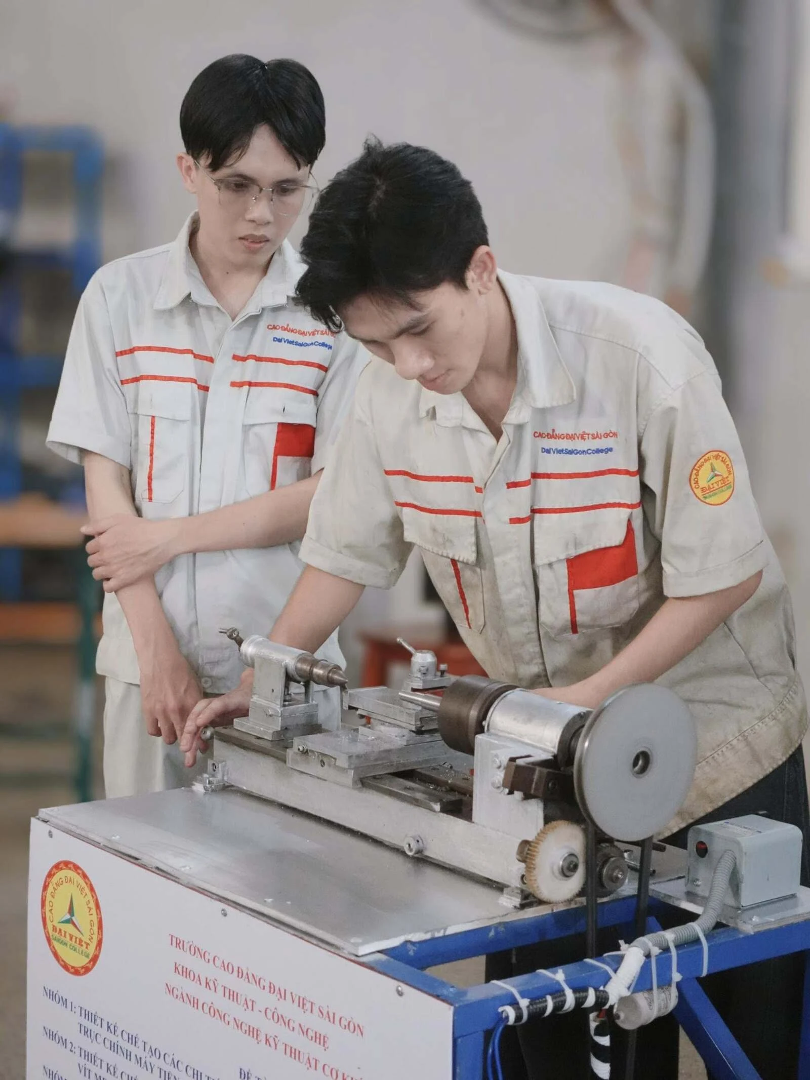 BẢO VỆ ĐỒ ÁN TỐT NGHIỆP – NGÀNH CÔNG NGHỆ KỸ THUẬT CƠ KHÍ