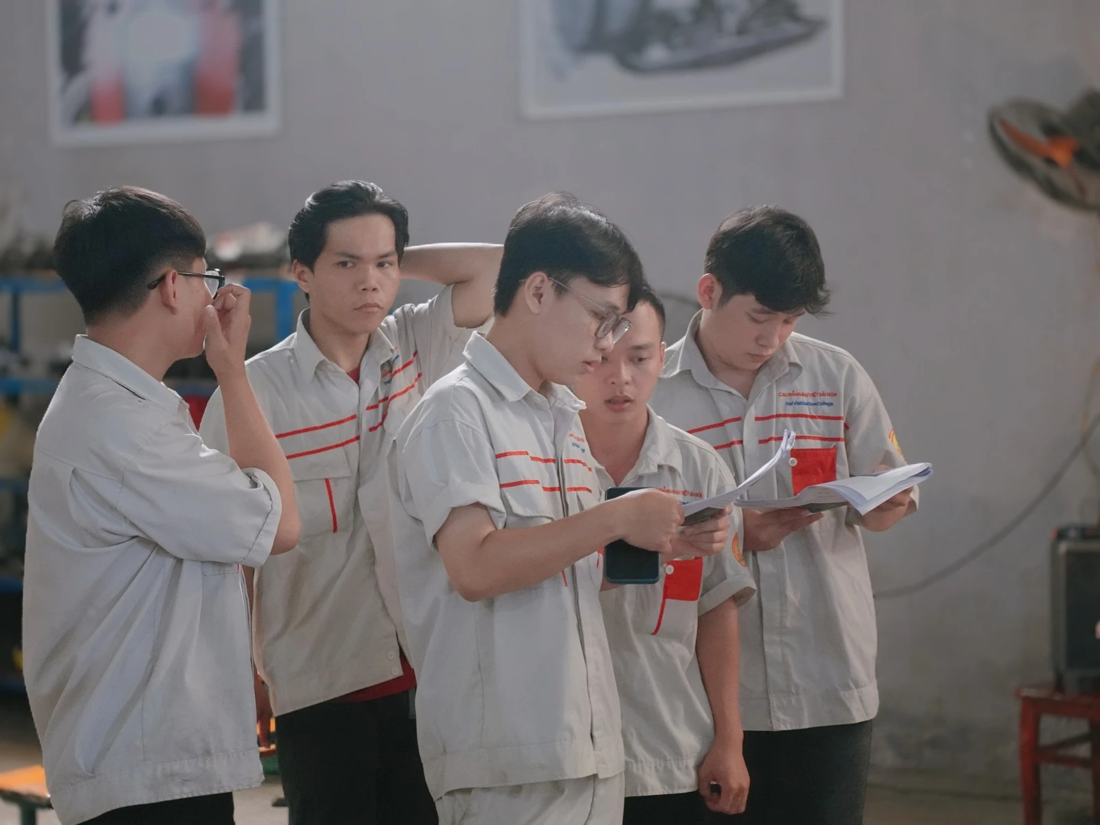 BẢO VỆ ĐỒ ÁN TỐT NGHIỆP – NGÀNH CÔNG NGHỆ Ô TÔ