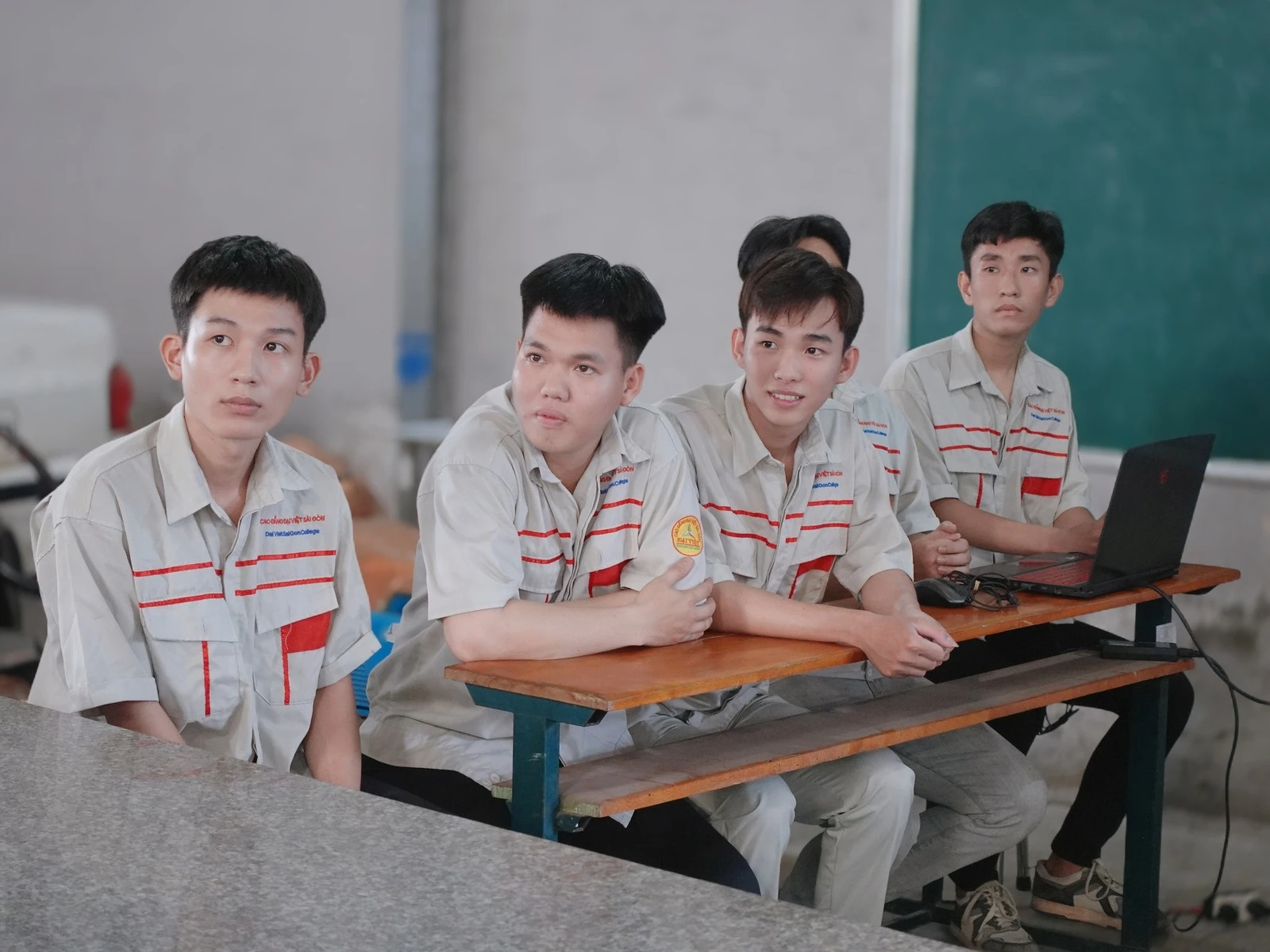 BẢO VỆ ĐỒ ÁN TỐT NGHIỆP – NGÀNH CÔNG NGHỆ Ô TÔ