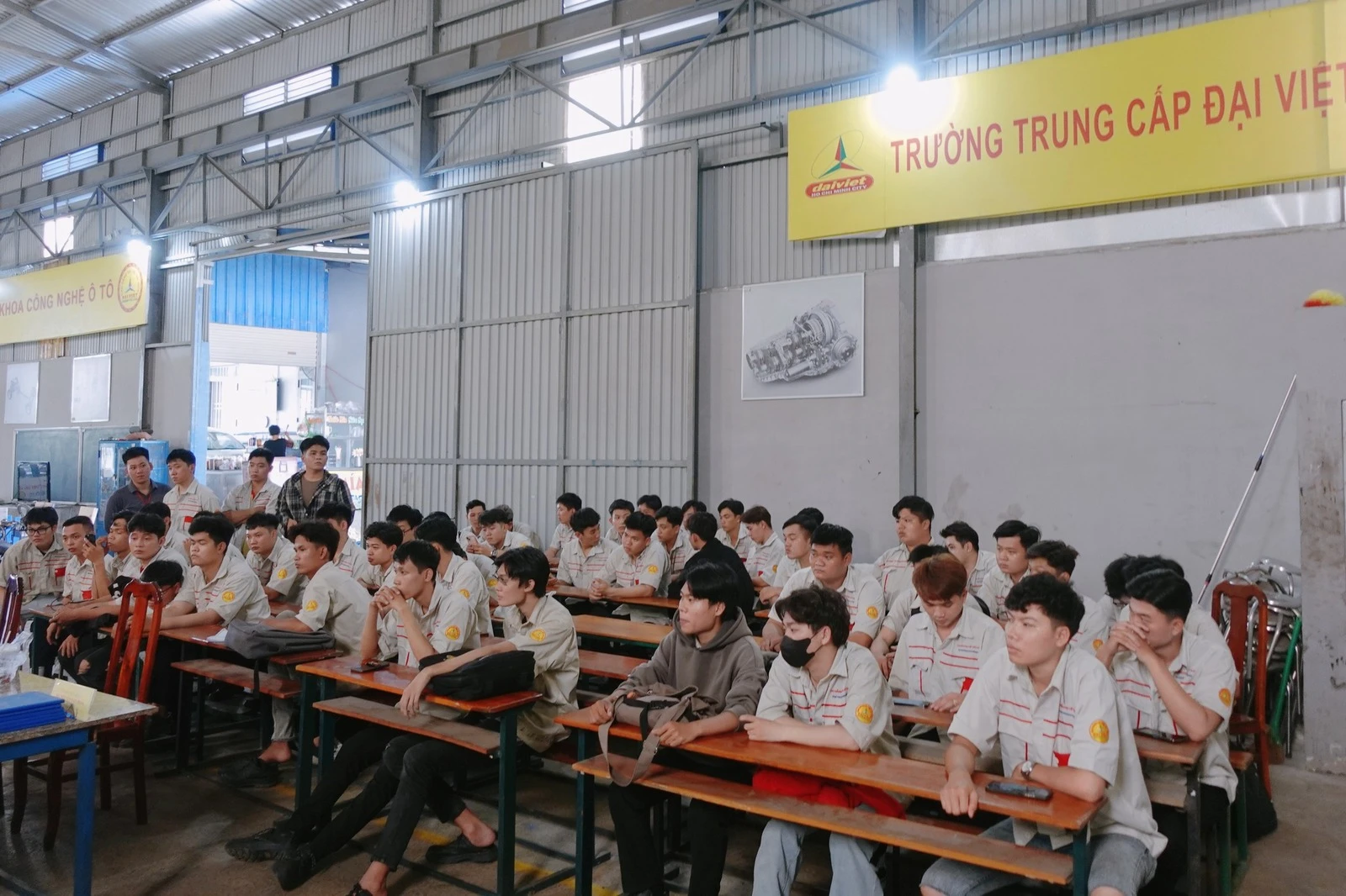 BẢO VỆ ĐỒ ÁN TỐT NGHIỆP – NGÀNH CÔNG NGHỆ Ô TÔ