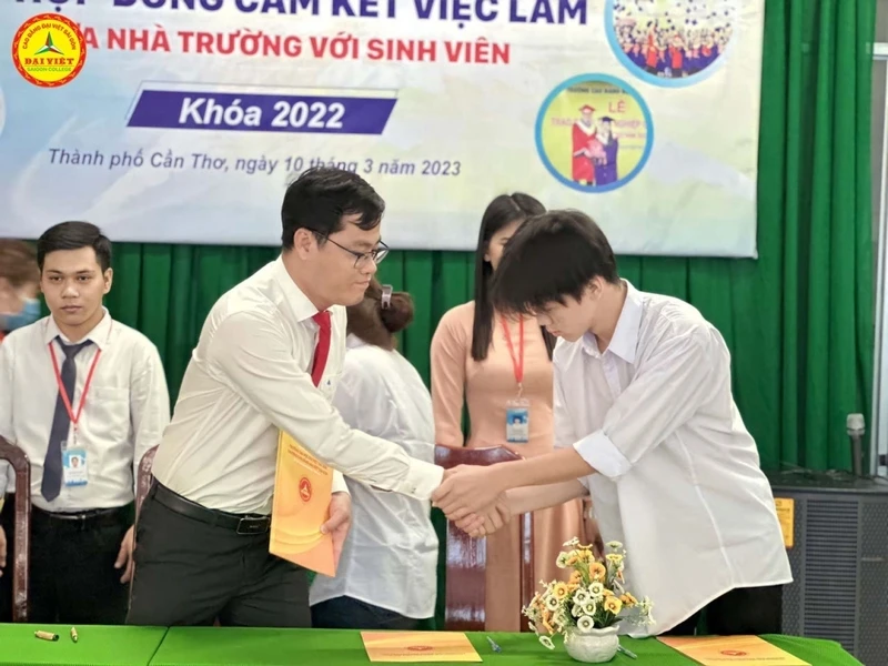 Bỉ Ngạn Hường .... Đại Việt Đảm Bảo 100% Việc Làm Sau Khi Ra Trường