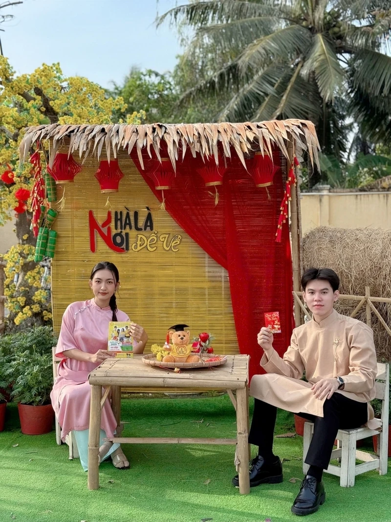 Biệt Đội Chúc Tết Đại Việt Tp Cần Thơ Đã Có Mặt Tại Miền Tây