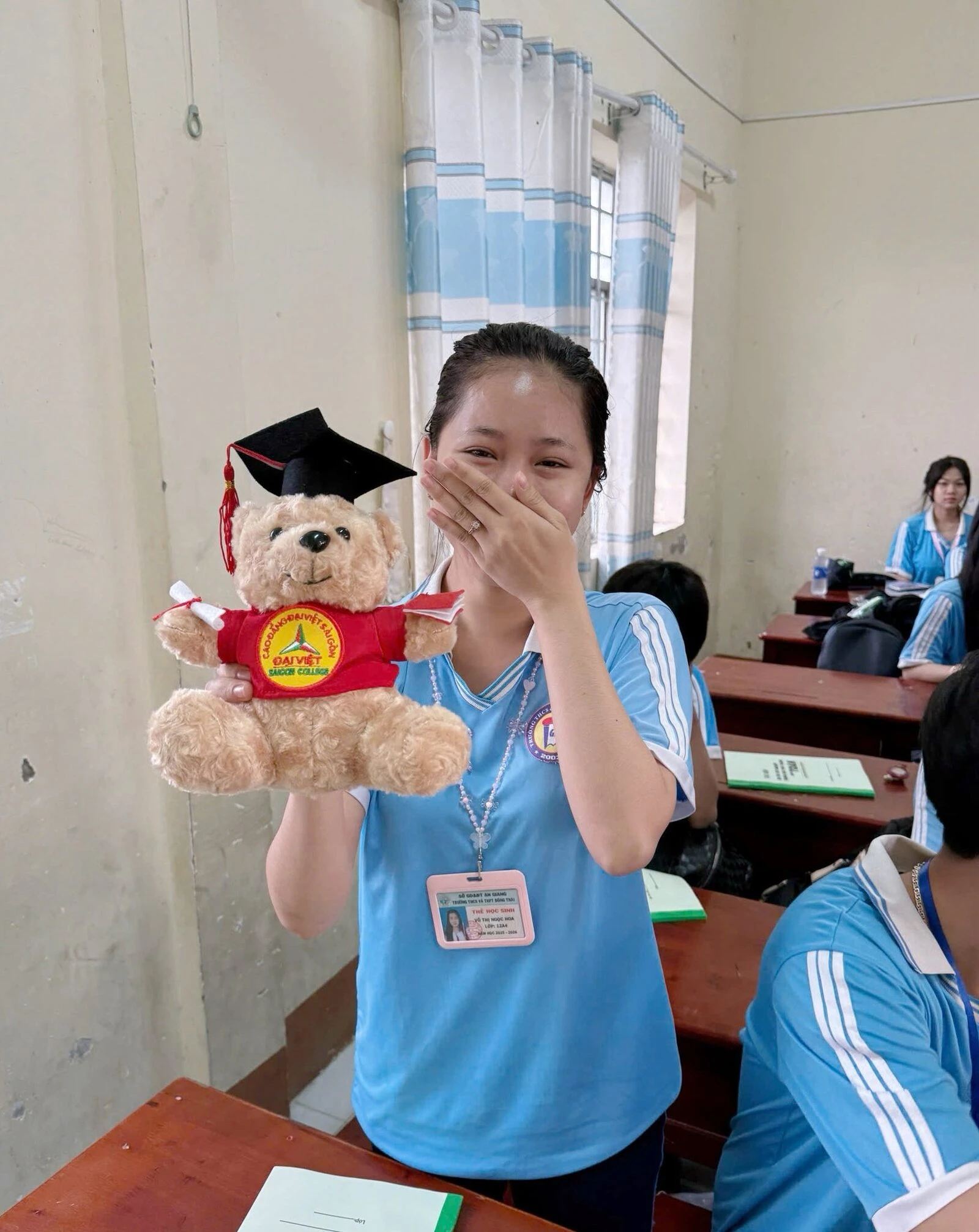 CÁC BẠN HỌC SINH KIÊN GIANG HÔM NAY NHẬN ĐƯỢC GÌ TỪ ĐẠI VIỆT CẦN THƠ NÈ!