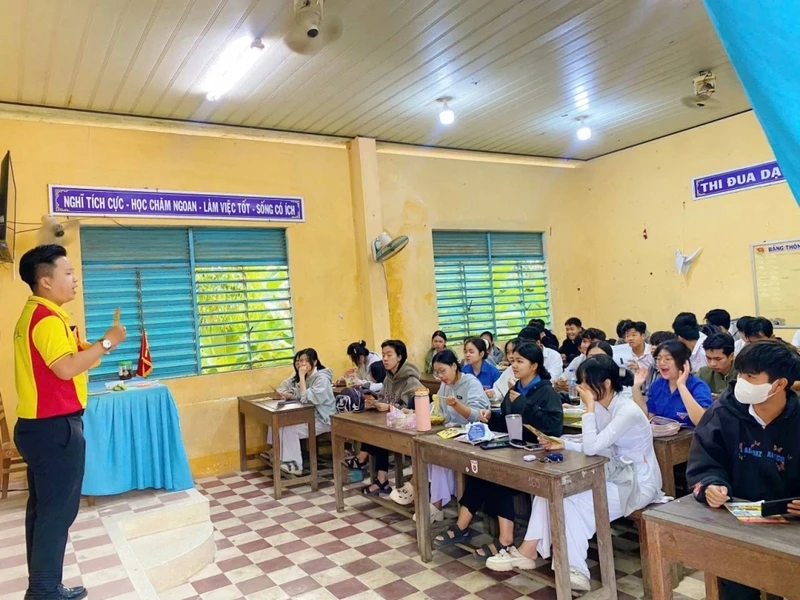 Các Người Đẹp Đã Sẵn Sàng Gặp Biệt Đội Tư Vấn Hướng Nghiệp Của Đại Việt Tp Cần Thơ Chưa