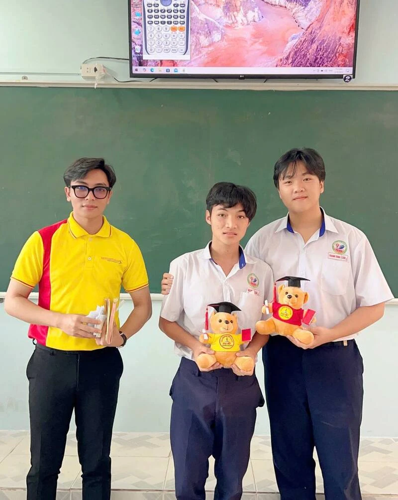 Các Người Đẹp Đã Sẵn Sàng Gặp Biệt Đội Tư Vấn Hướng Nghiệp Của Đại Việt Tp Cần Thơ Chưa