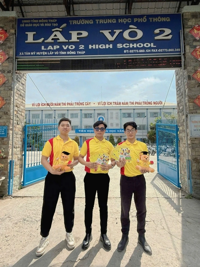 Các Người Đẹp Đã Sẵn Sàng Gặp Biệt Đội Tư Vấn Hướng Nghiệp Của Đại Việt Tp Cần Thơ Chưa