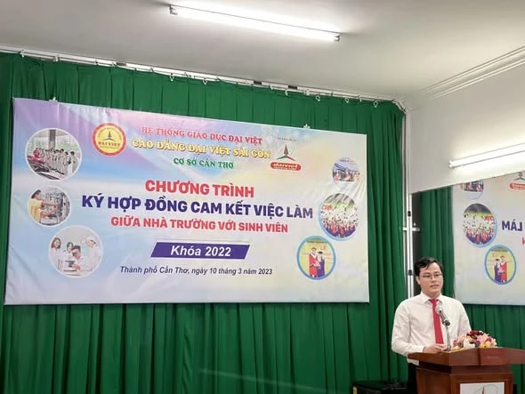 Ký Kết Cam Kết Việc Làm Cho Sinh Viên Khóa 2022 – Đại Việt Cần Thơ