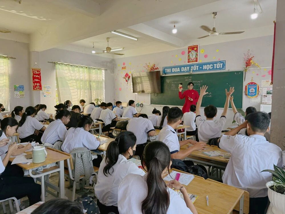 CHUYẾN XE HƯỚNG NGHIỆP 2026 CHẠY TỚI ĐÂU, TIẾNG CƯỜI TỚI ĐÓ