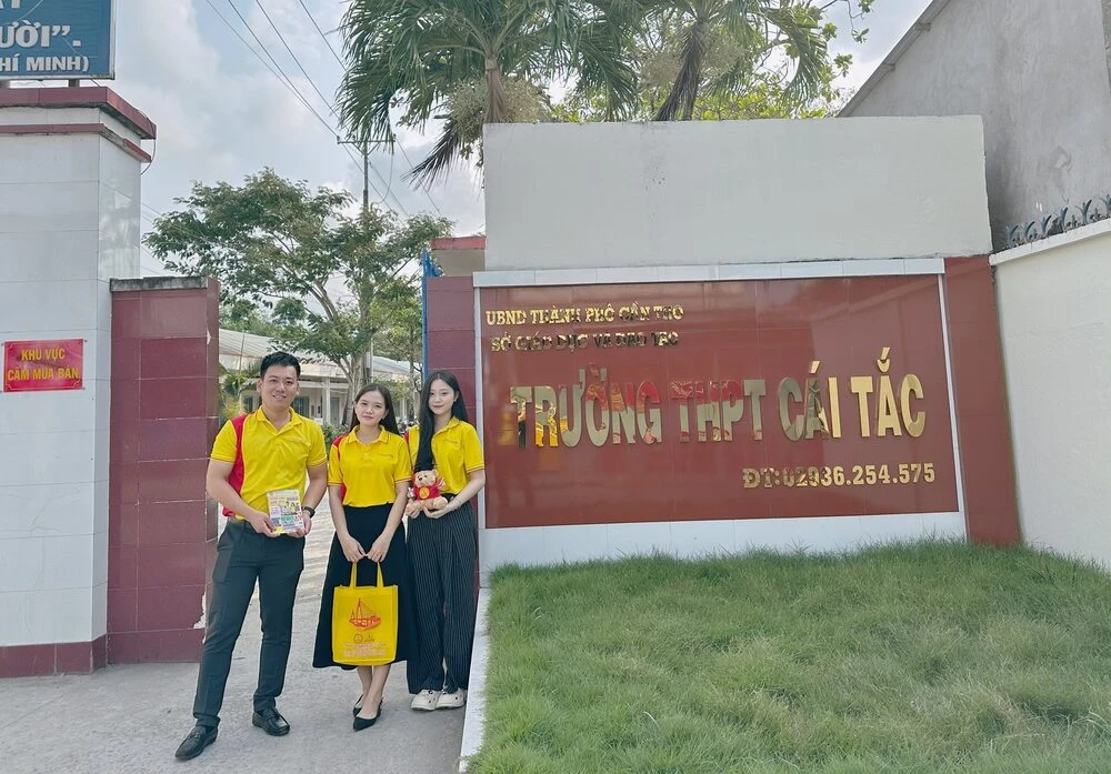 CHUYẾN XE TƯ VẤN HƯỚNG NGHIỆP 2026 TIẾP TỤC LĂN BÁNH