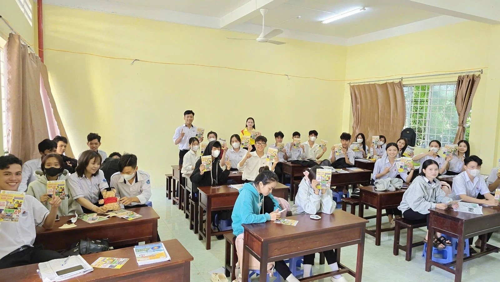 CHUYẾN XE TƯ VẤN HƯỚNG NGHIỆP CỦA ĐẠI VIỆT CẦN THƠ TIẾP TỤC HÀNH TRÌNH TẠI KIÊN GIANG