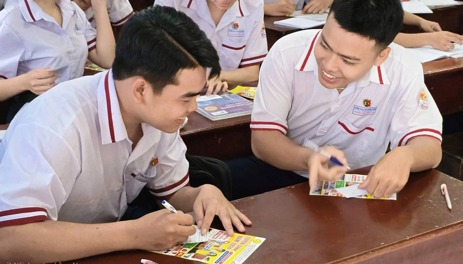 CHUYẾN XE TƯ VẤN HƯỚNG NGHIỆP CỦA ĐẠI VIỆT CẦN THƠ TIẾP TỤC HÀNH TRÌNH TẠI KIÊN GIANG