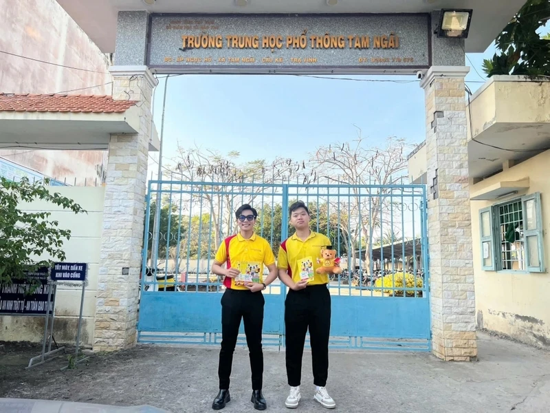 Chuyến Xe Tuyển Sinh Tư Vấn Hướng Nghiệp Đại Việt – Gắn Kết Tương Lai Những Ngày Cận Tết