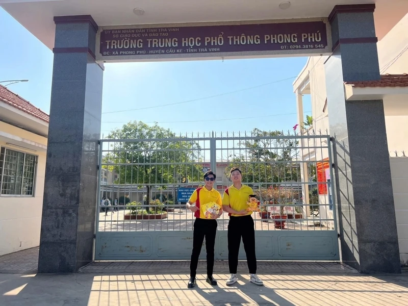 Chuyến Xe Tuyển Sinh Tư Vấn Hướng Nghiệp Đại Việt – Gắn Kết Tương Lai Những Ngày Cận Tết