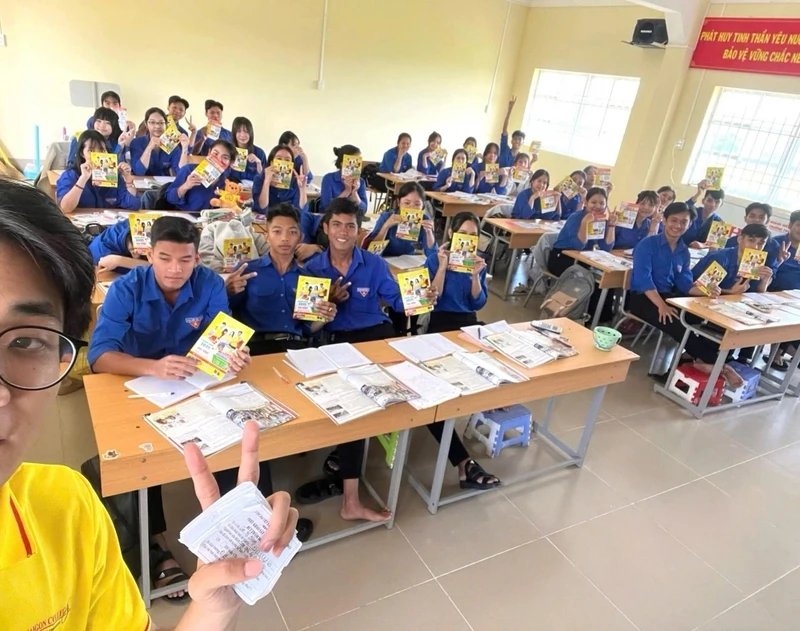 Chuyến Xe Tuyển Sinh Tư Vấn Hướng Nghiệp Đại Việt – Gắn Kết Tương Lai Những Ngày Cận Tết