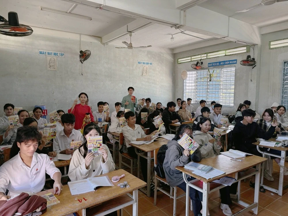 ĐẠI VIỆT CẦN THƠ LAN TỎA NGỌN LỬA HƯỚNG NGHIỆP 2026 TẠI CÁC TRƯỜNG THPT