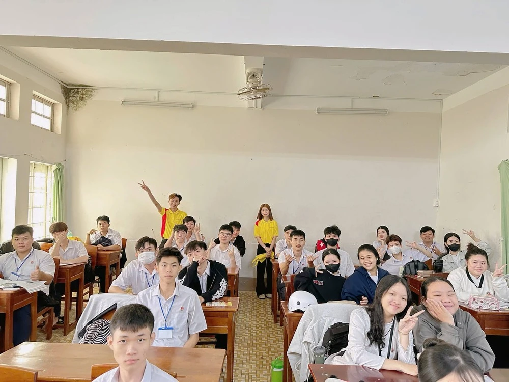 ĐẠI VIỆT CẦN THƠ LAN TỎA NGỌN LỬA HƯỚNG NGHIỆP 2026 TẠI CÁC TRƯỜNG THPT