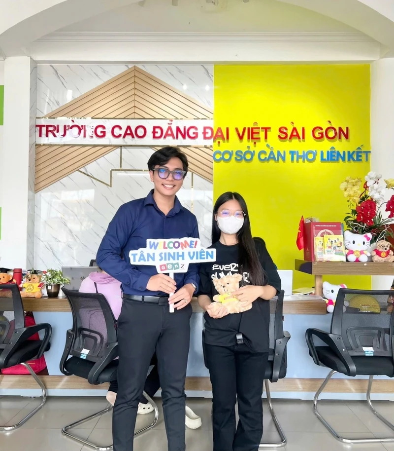 Đại Việt Cần Thơ Tiếp Tục Chào Đón Các Bạn Tân Sinh Viên 2K7