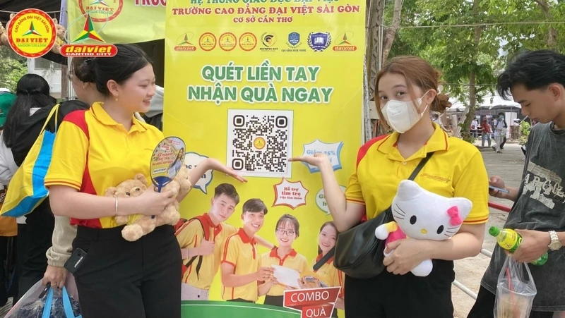 Đại Việt Tp Cần Thơ Đồng Hành Cùng 2K6 Tại Ngày Hội Tuyển Sinh 2024