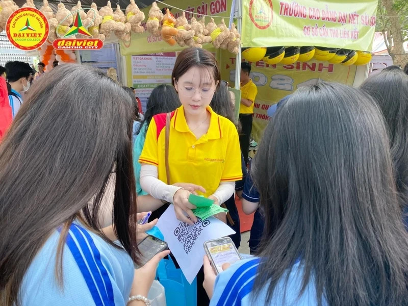 Đại Việt Tp Cần Thơ Đồng Hành Cùng 2K6 Tại Ngày Hội Tuyển Sinh 2024