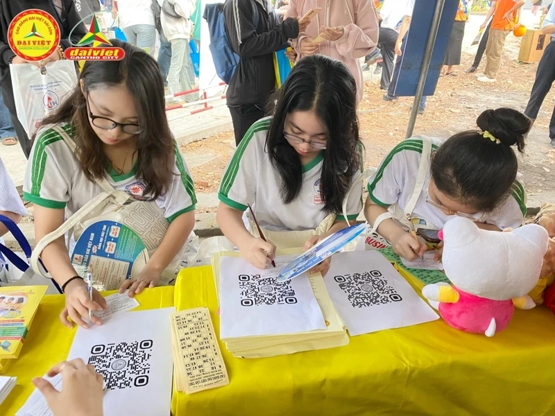 Đại Việt Tp Cần Thơ Đồng Hành Cùng 2K6 Tại Ngày Hội Tuyển Sinh 2024