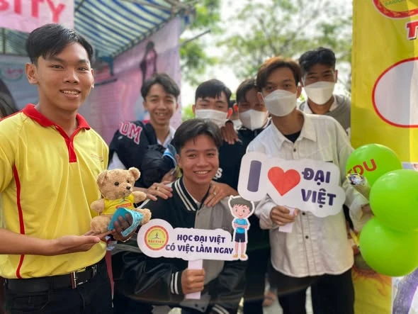 Đại Việt Cần Thơ tại Ngày Hội Tuyển Sinh Kiên Giang 2023 – Thông Tin, Cơ Hội và Trải Nghiệm