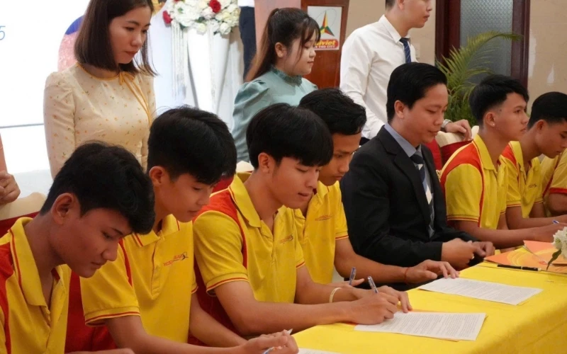 Đại Việt Tp Cần Thơ Tổ Chức Lễ Ký Cam Kết 100% Việc Làm Cho Sinh Viên Sau Khi Ra Trường