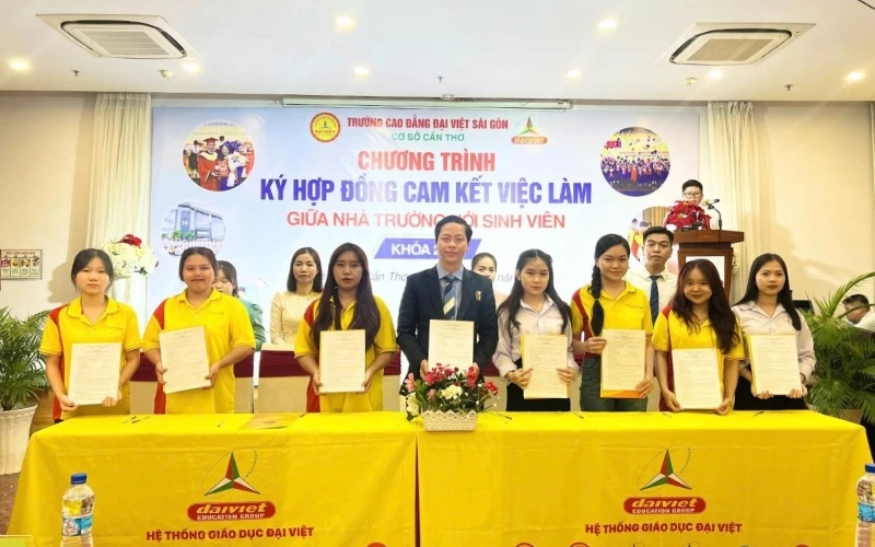 Đại Việt Tp Cần Thơ Tổ Chức Lễ Ký Cam Kết 100% Việc Làm Cho Sinh Viên Sau Khi Ra Trường