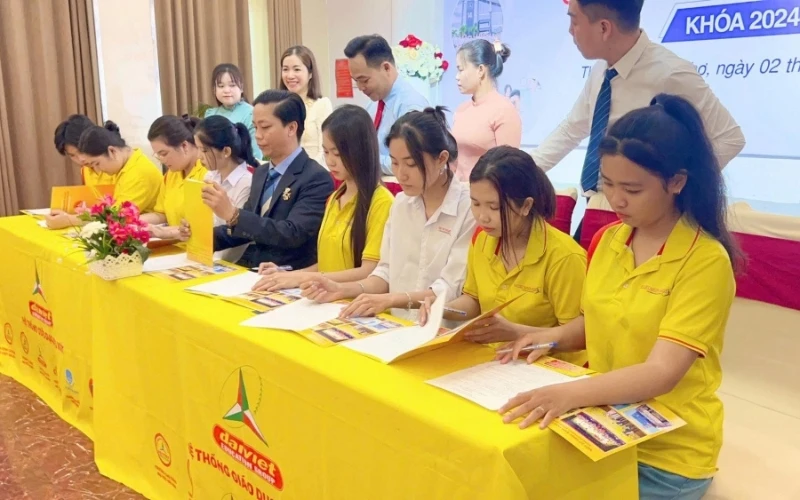 Đại Việt Tp Cần Thơ Tổ Chức Lễ Ký Cam Kết 100% Việc Làm Cho Sinh Viên Sau Khi Ra Trường