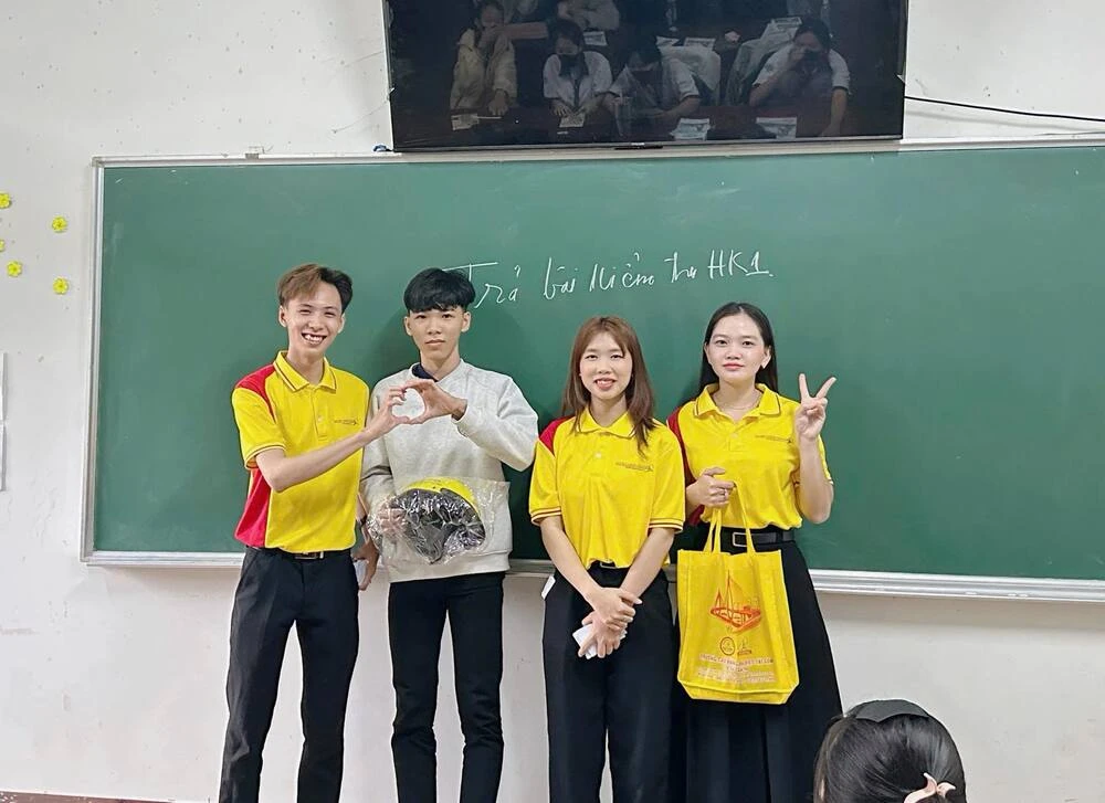 HÀNH TRÌNH HƯỚNG NGHIỆP CHƯA DỪNG LẠI