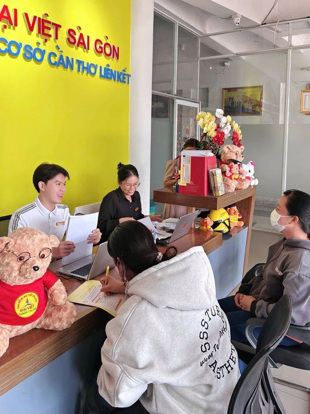 KHÔNG KHÍ NHẬP HỌC ĐANG "NÓNG" HƠN BAO GIỜ HẾT TẠI ĐẠI VIỆT CẦN THƠ!