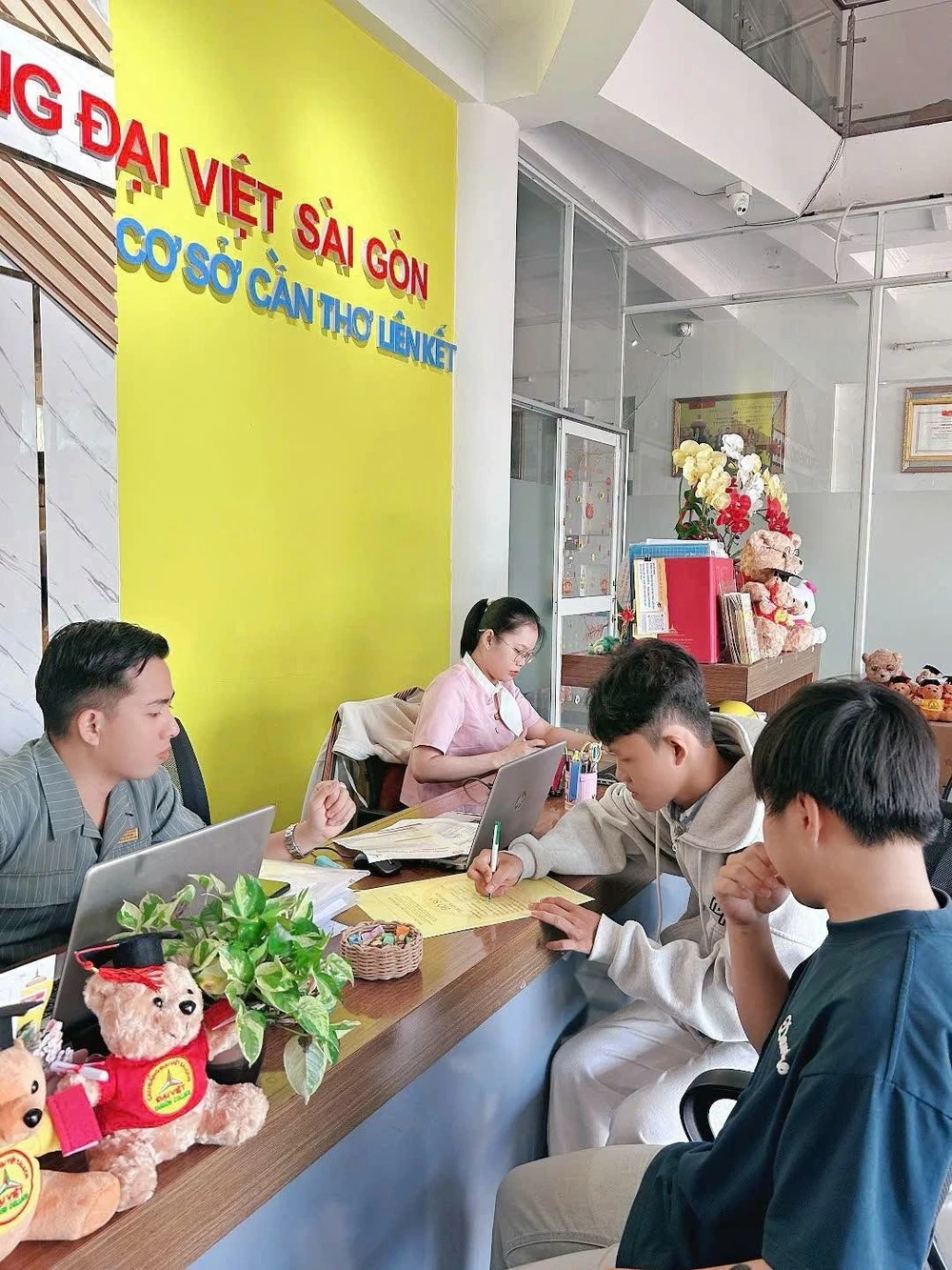 KHÔNG KHÍ NHẬP HỌC ĐANG "NÓNG" HƠN BAO GIỜ HẾT TẠI ĐẠI VIỆT CẦN THƠ!