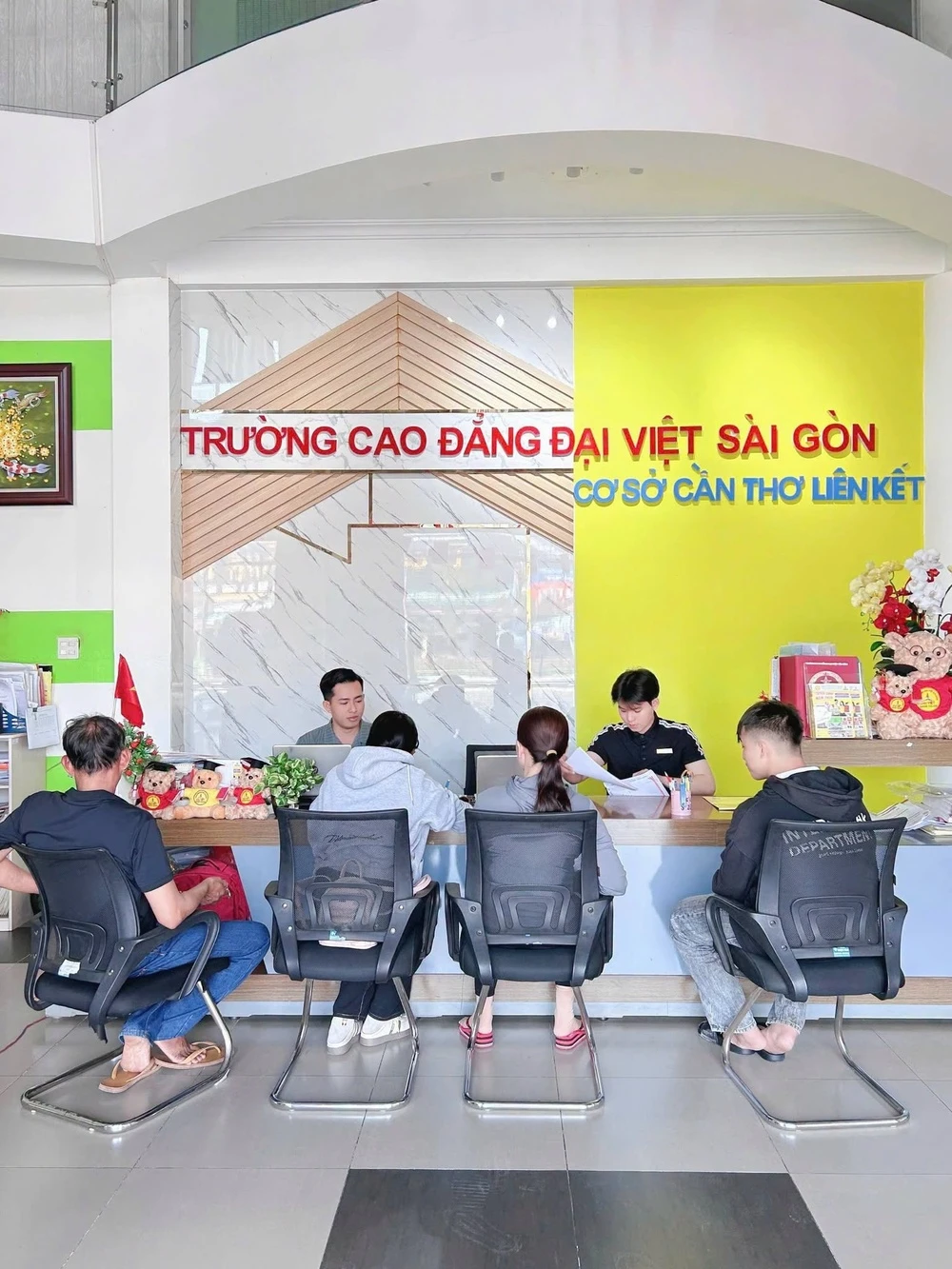 KHÔNG KHÍ NHẬP HỌC ĐANG "NÓNG" HƠN BAO GIỜ HẾT TẠI ĐẠI VIỆT CẦN THƠ!