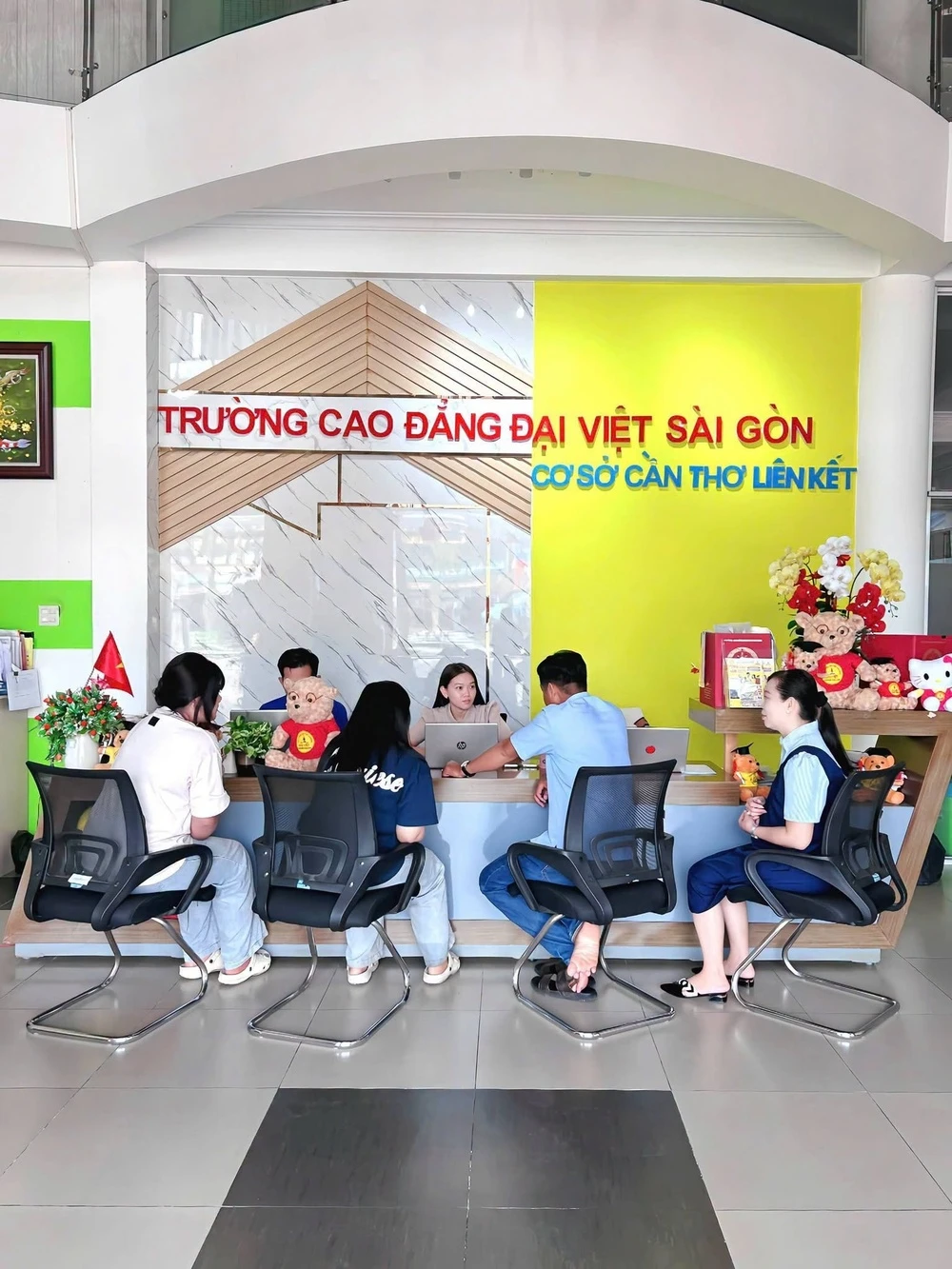 KHÔNG KHÍ NHẬP HỌC ĐANG "NÓNG" HƠN BAO GIỜ HẾT TẠI ĐẠI VIỆT CẦN THƠ!